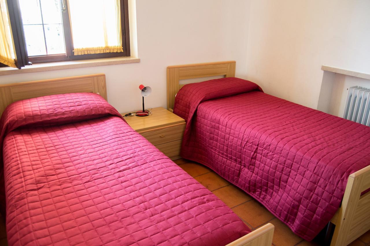 Residence Liana Albisano Torri Del Benaco Eksteriør bilde