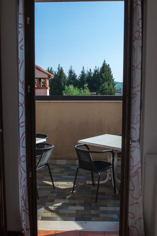 Residence Liana Albisano Torri Del Benaco Eksteriør bilde